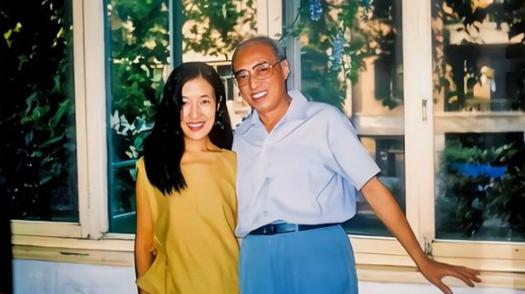 1986 年，29 岁女记者执意嫁给 65 岁老者，父母激烈反对，摸清对方真实身