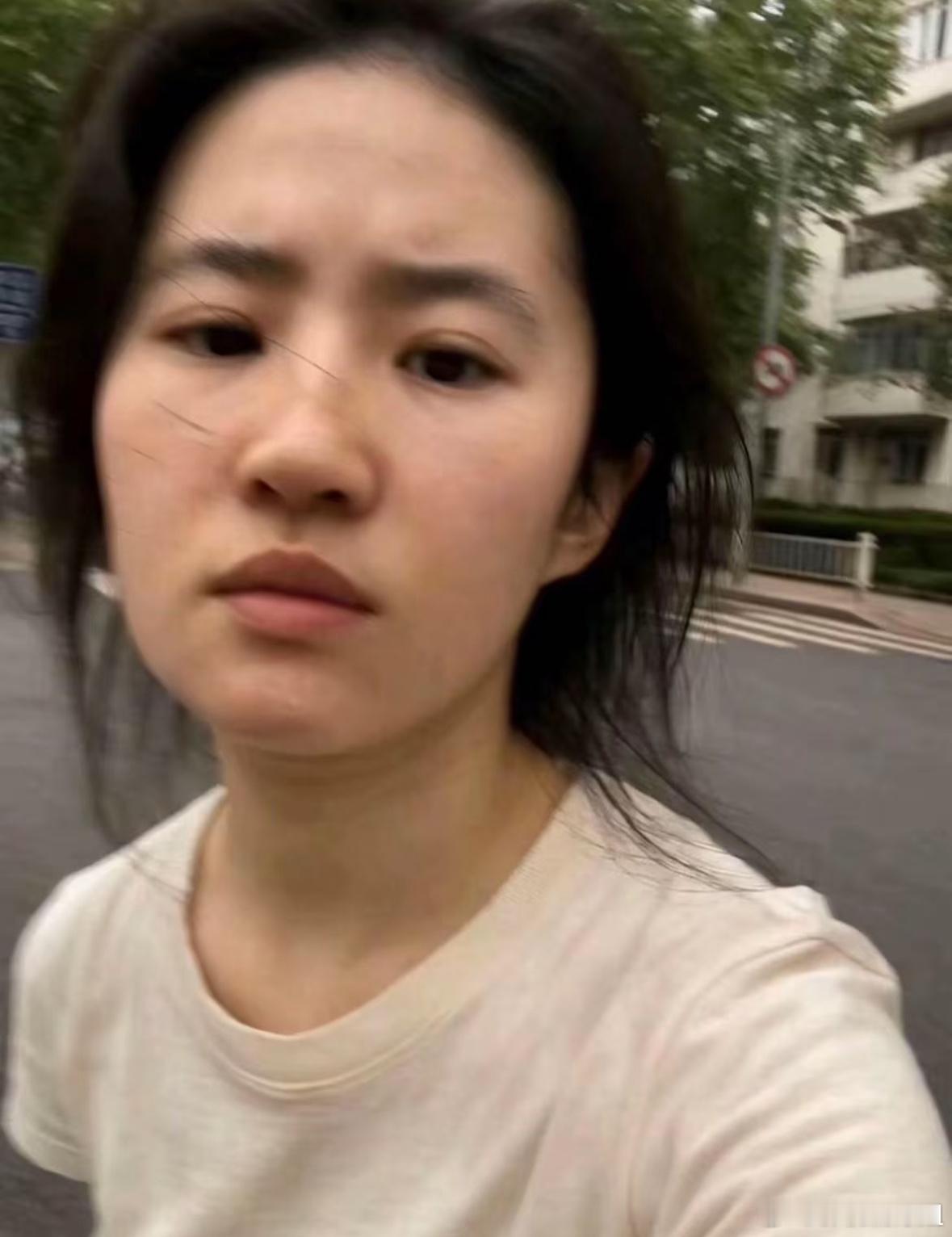 刘亦菲素颜的样子！ ​​​