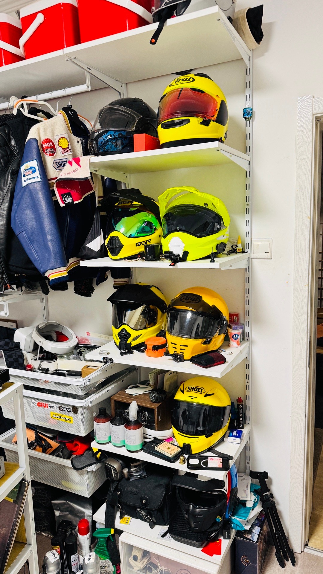 记不清这是第几个黄盔了，klim x1，新款优化了风道，同时增加了隔热层，eps