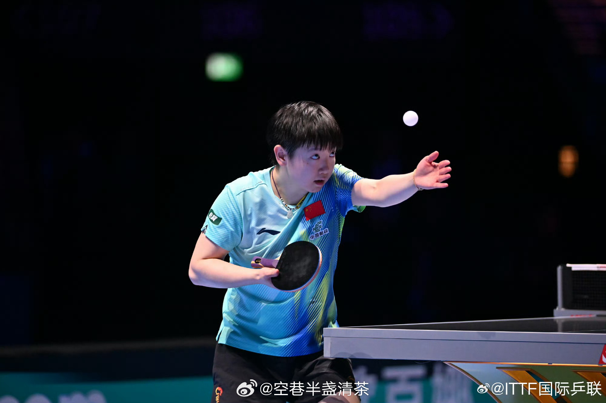 孙颖莎蒯曼都更换球衣更换球衣可以理解，说明两个人在比赛中都倾尽所有，给大家奉献了