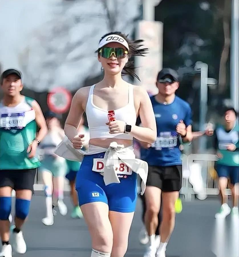 最近马拉松咋说没就没？

临汾、广元说停就停，

宜宾连欢乐跑都砍了，是不是特突