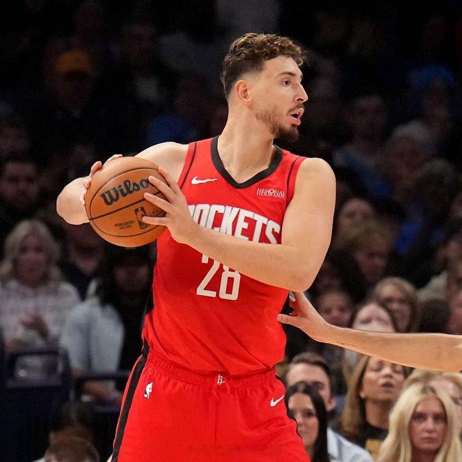 申京本赛季参加的4场比赛：♦️ NBA历史上23岁及以下中锋赛季开局连续5次或以