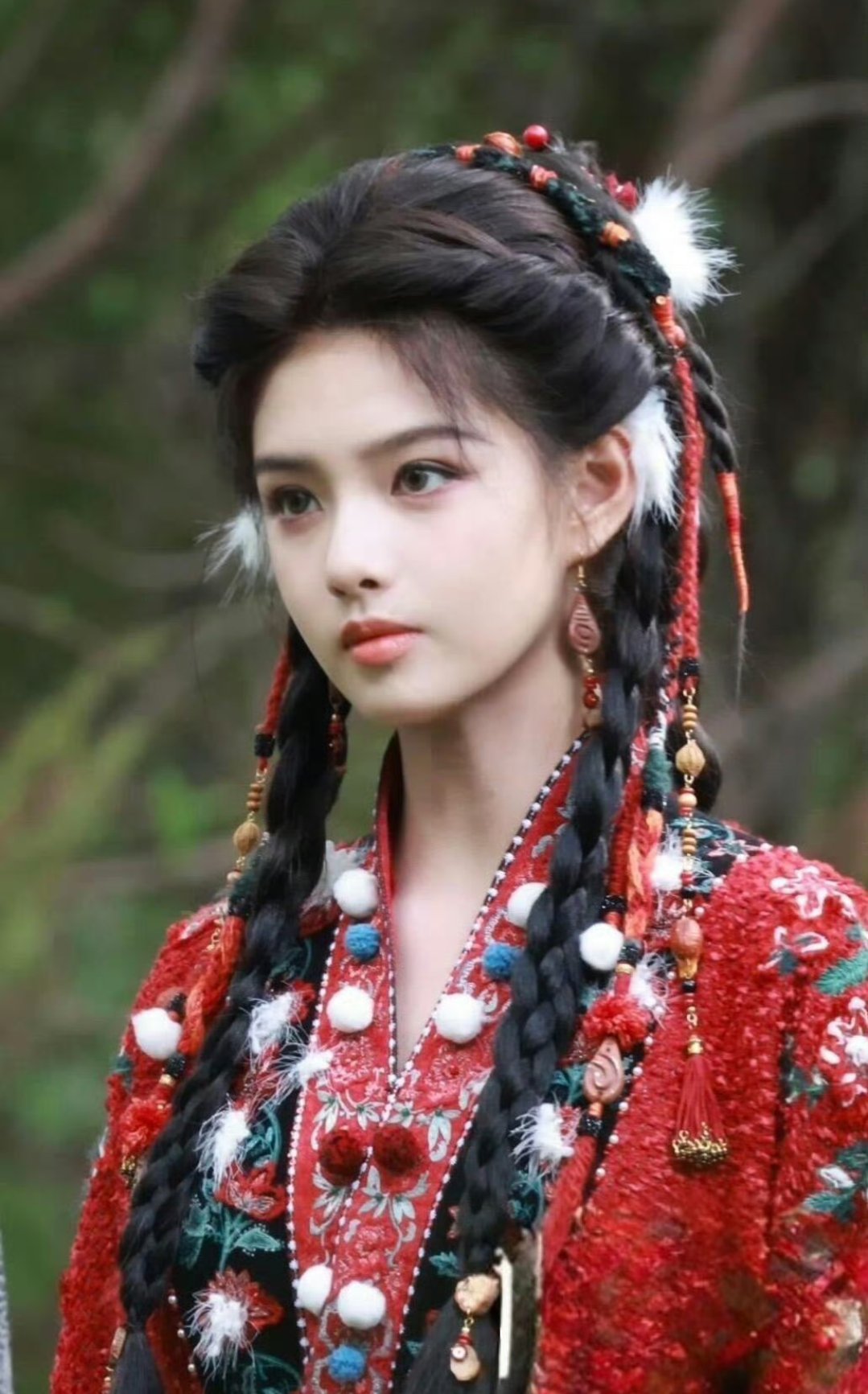 郭敬明把艾米婴儿肥减没了下颌线越来越清晰，变化真的肉眼可见 