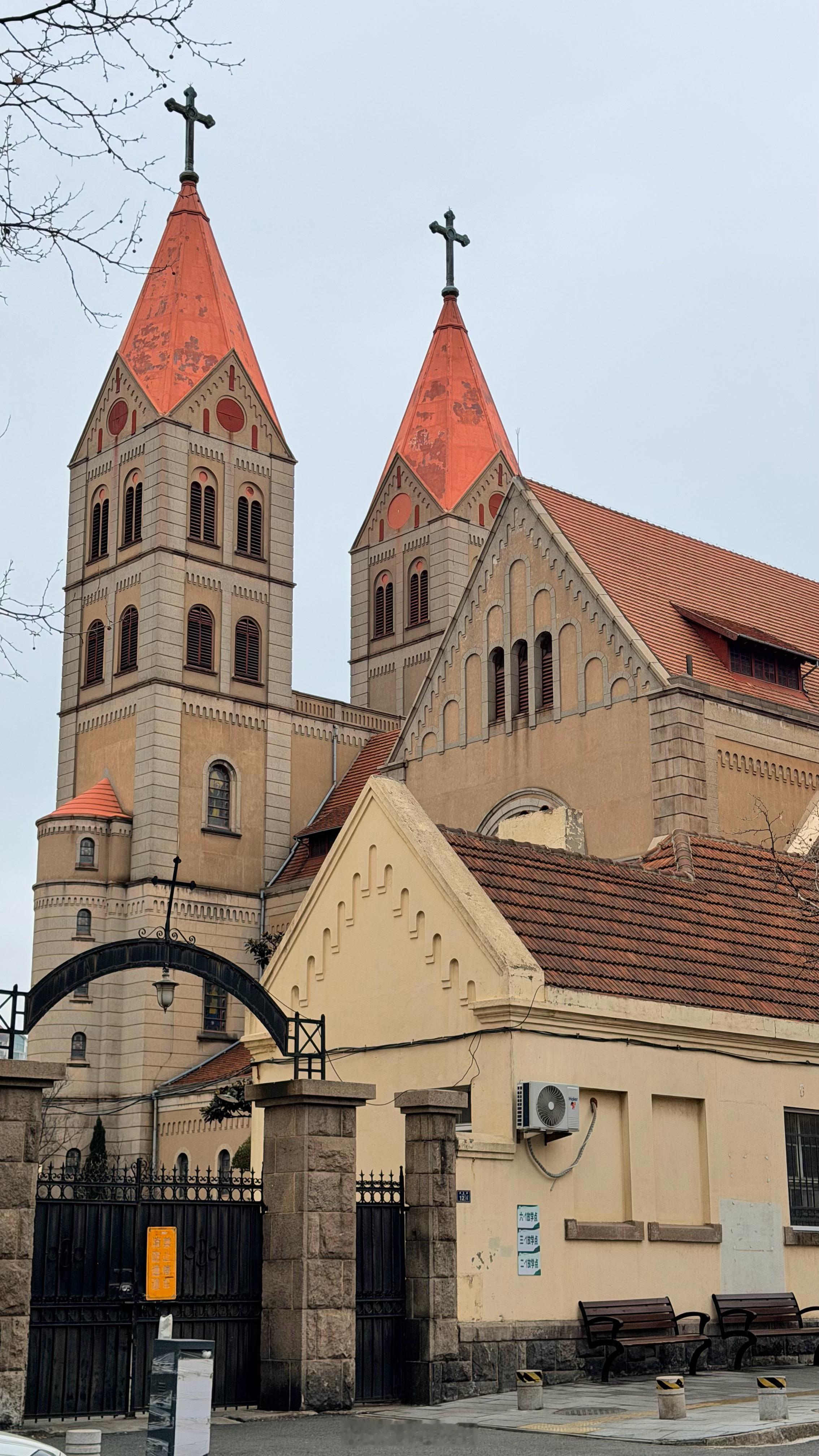 闪现青岛天气有点阴但是很有欧洲风情 青岛