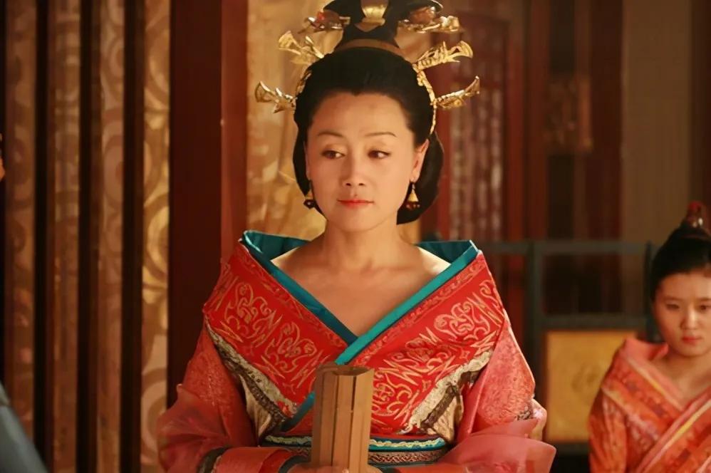 古代封建王朝时，我们也曾出现过女主人，吕雉、武则天、孝庄、慈禧都掌权达到了十几年
