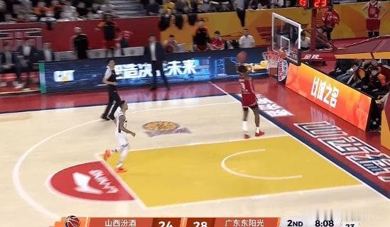 外援扣篮真好看！迪亚洛和奎因扣篮表演，迪亚洛跳的更高




CBA上演扣篮表演