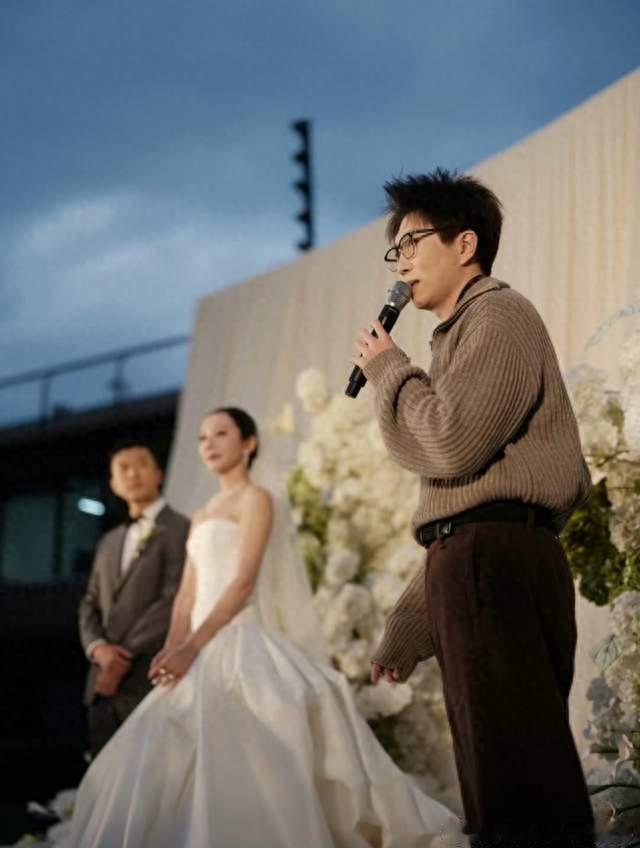 毛不易婚礼致辞爆火！温柔又清醒，治愈无数网友