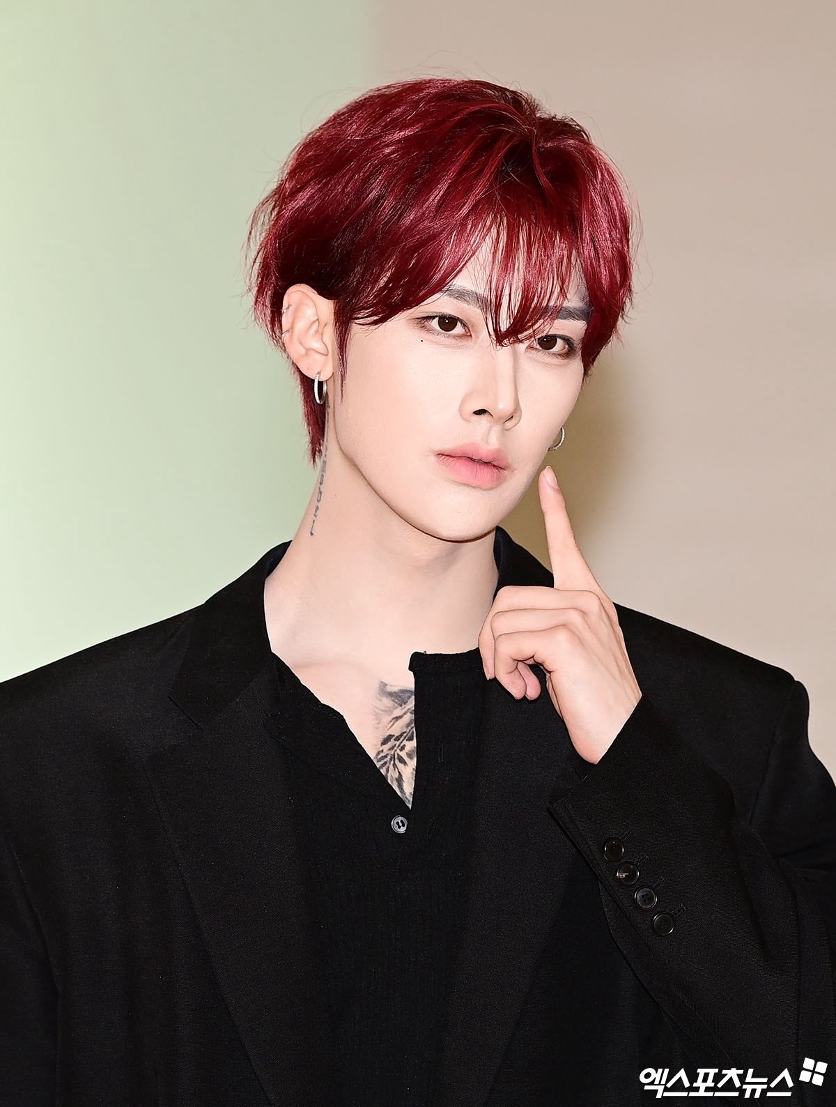 新闻图长这样Kpop颤抖吧 