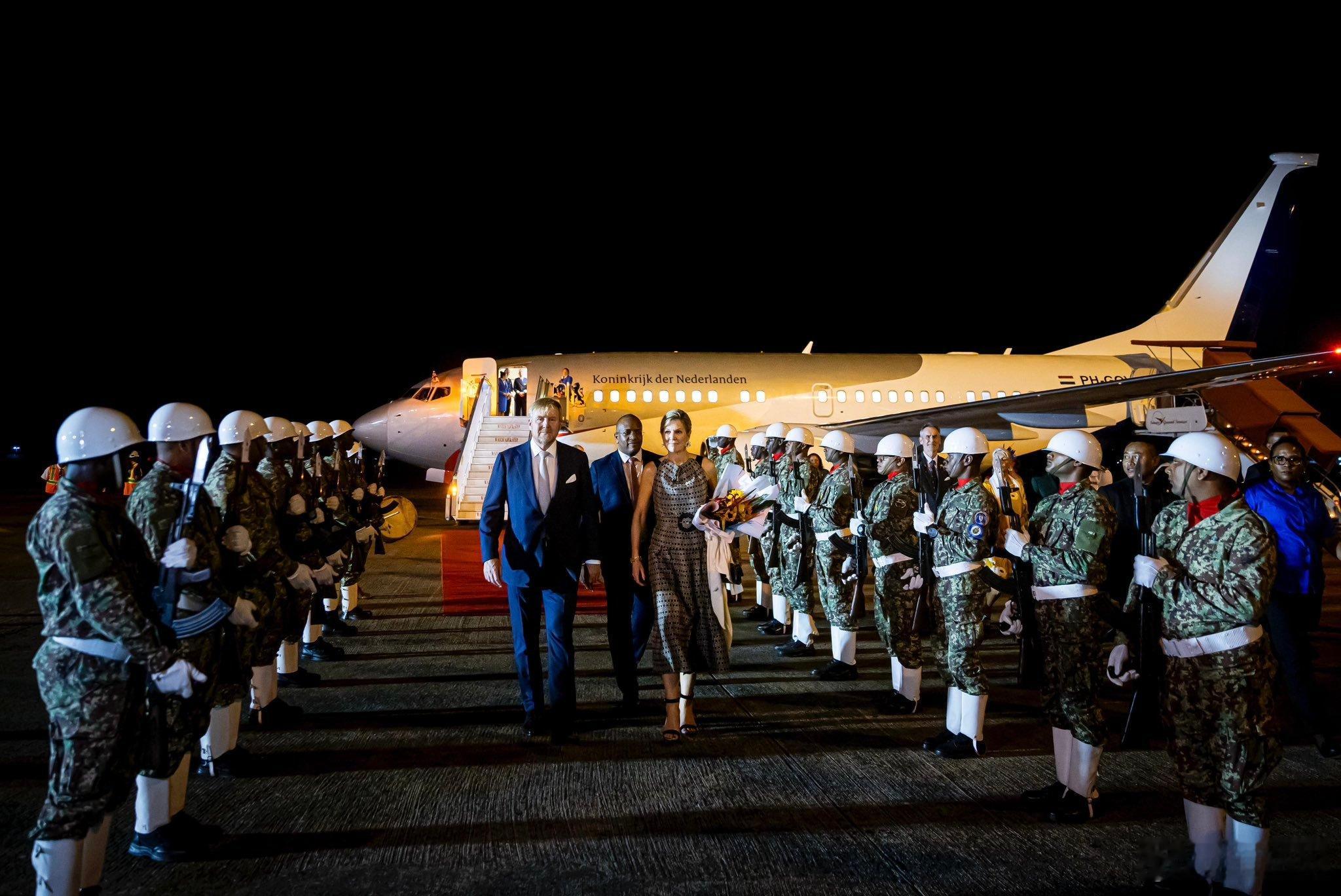 荷兰王室 🇳🇱🇸🇷12月1日-12月3日，威廉-亚历山大国王和王后马克西