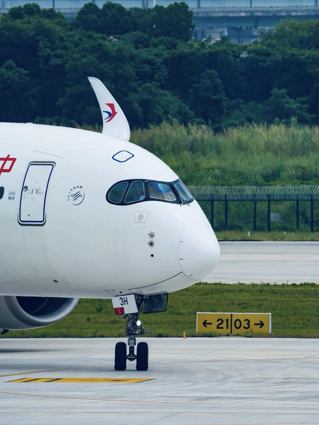 第一架在中国交付的A350飞机！2021年4月21日，注册号是B-323H的空客