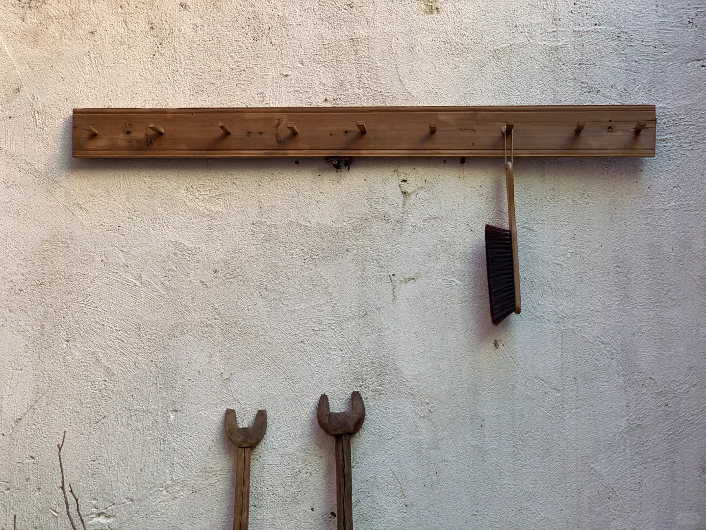 实木衣帽钩；自然风化；民宿极简侘寂摆件。