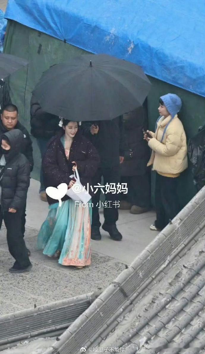 迪丽热巴《慕胥辞》片场杀青 