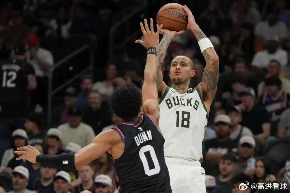 太阳爆冷惜败残阵雄鹿吞5连败 布克17中4罗林斯26+10+7北京时间3月22日