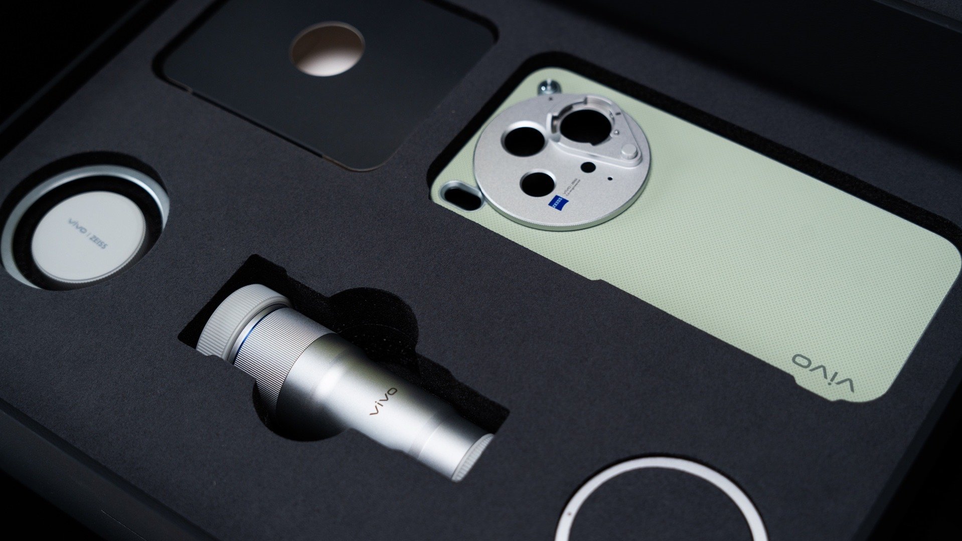 vivo X300s这支蔡司增距镜是真好用，越用越上头，特意再拍一套图赏。小小一