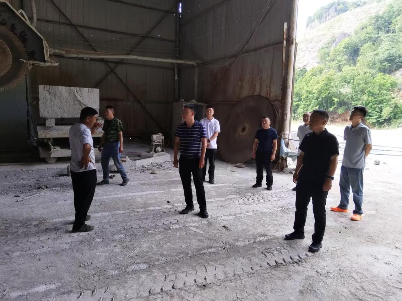 旺苍县檬子乡深入非煤矿山开展安全专项检查
   
6月2日，檬子乡聚焦辖区内暂停