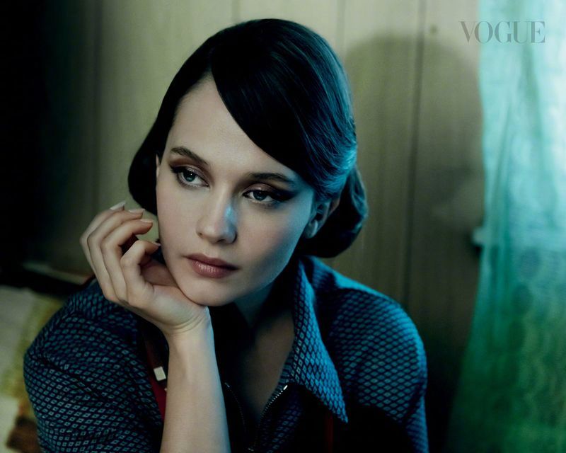 Vogue Singapore April 2026  新加坡四月刊封面人物，女