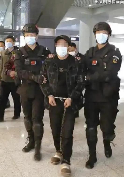 云南，一男子因为贪图亲嫂子的美貌，竟然趁嫂子午睡的时候进入房间侵犯了她。在跟嫂子