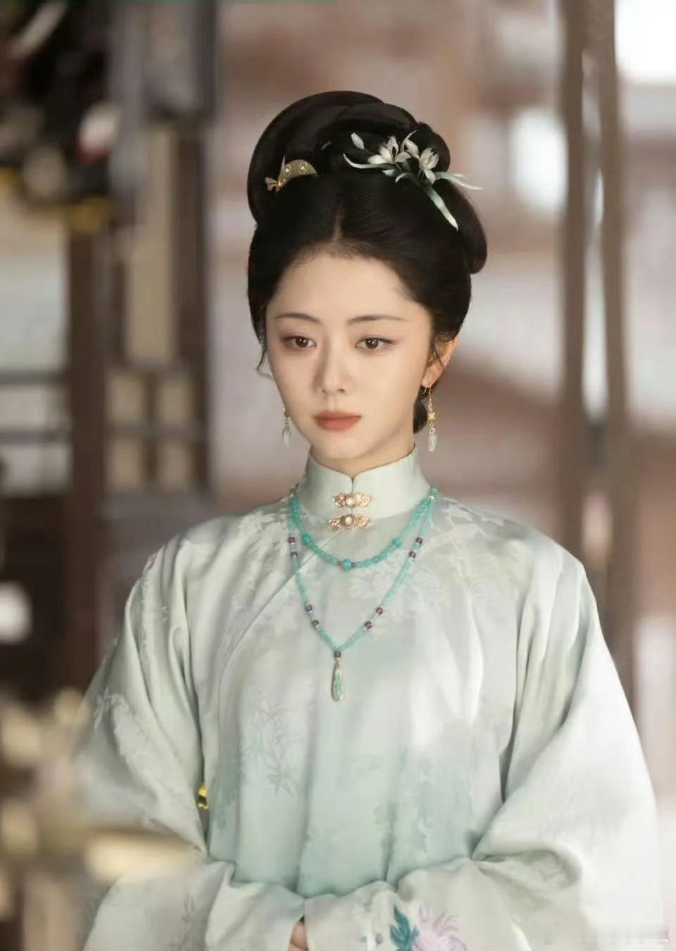 谭松韵面相都变了是角色赋予的气质蜕变，许兰香从青涩丫鬟一路历经浮沉沉淀为当家主母