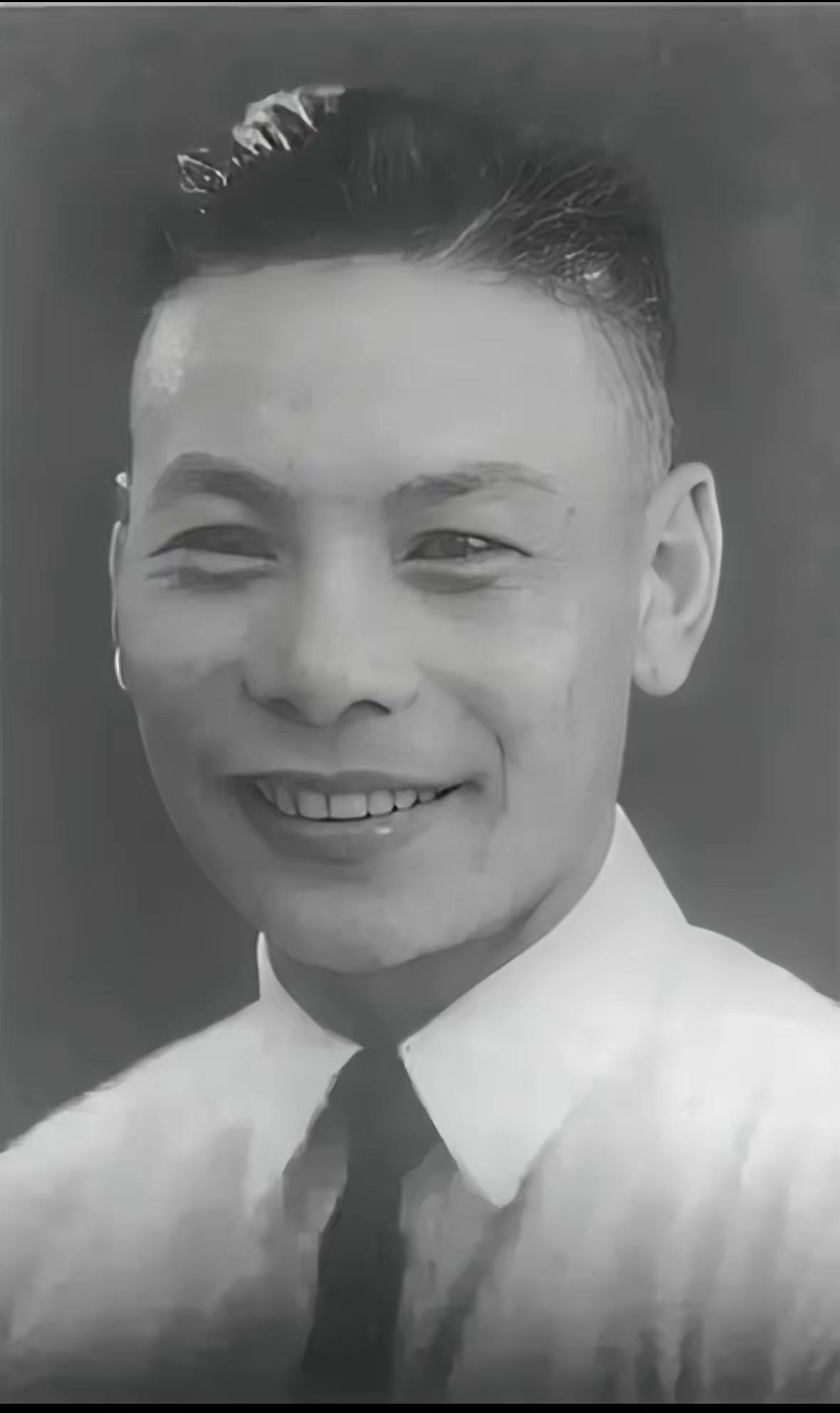 一别三十八载，斯人已作古，重温他的箴言，热泪难抑。“世间从无铁打江山，失了民心，