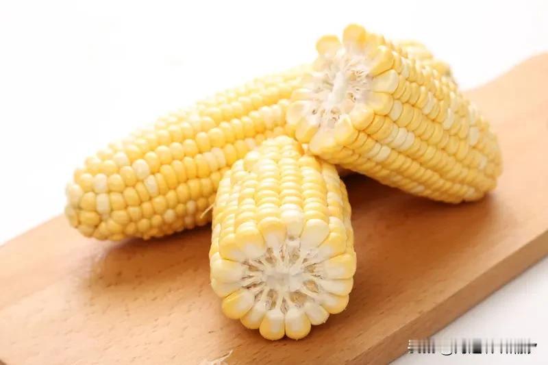 在我们那玉米叫包谷，收玉米叫搬包谷，搓玉米粒叫麻包谷，你们那叫什么[呲牙]