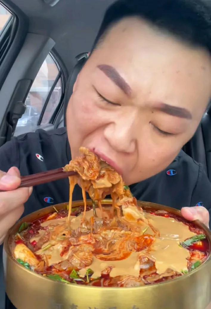 美食佳肴香，筷子夹满嘴。#好吃，解馋。# #美食绝伦# #美食好滋味🥰# #?
