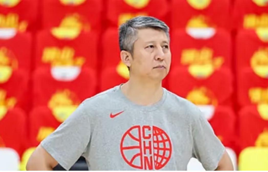 男篮热身两连败！输两场，就要否定郭士强吗？

    男篮热身连着输了两场，网上