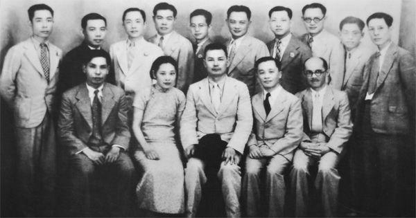 叶剑英元帅与夫人同框：一帧珍贵 岁月温情
 
叶剑英元帅与夫人同框的珍贵老照片，