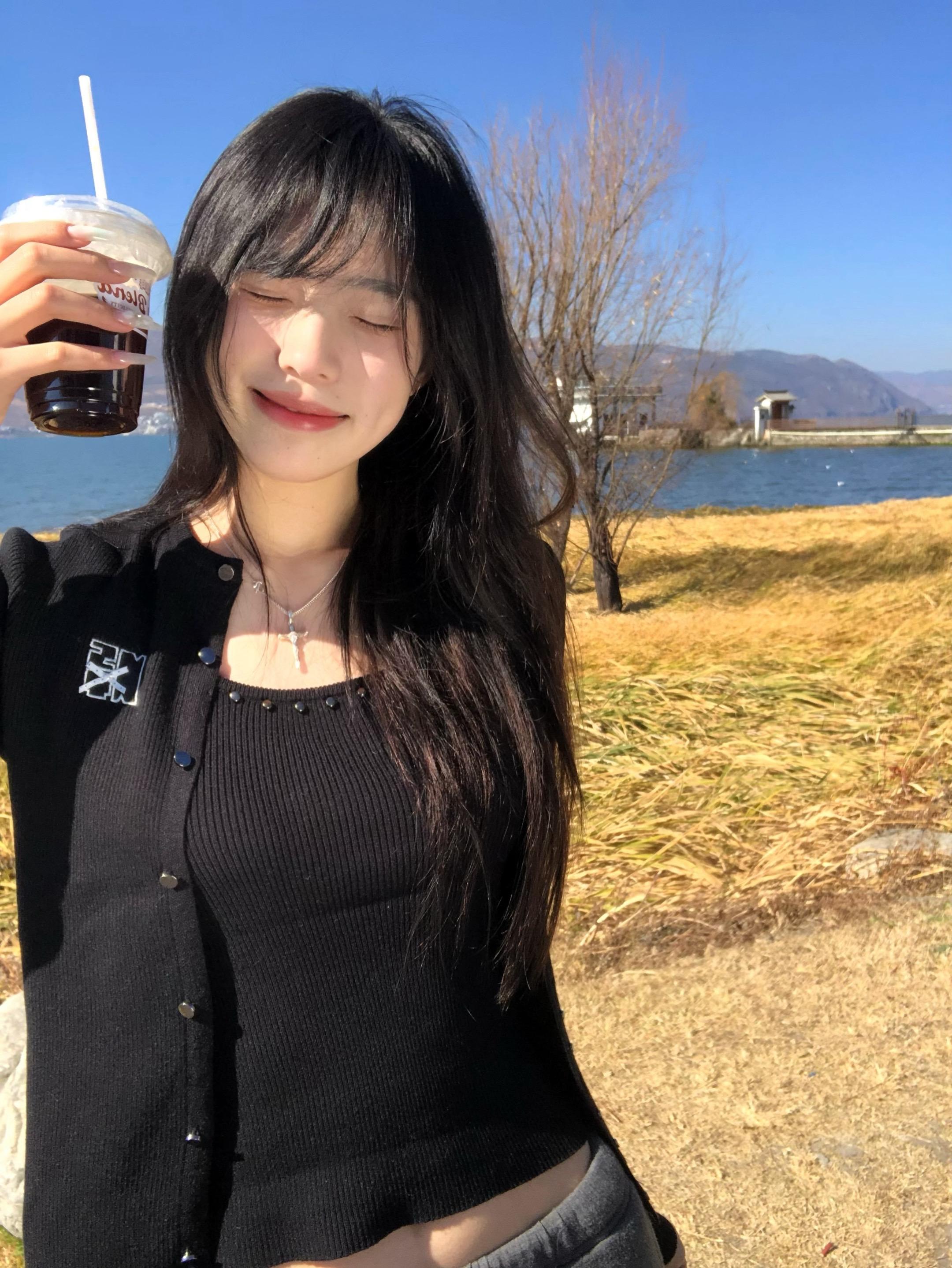 我的一生没有任何计划 即兴发挥 于是我 独行 自由 饱满 沸腾