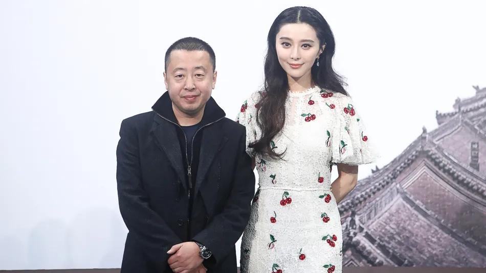 左一也太厉害了，虽然没有张导出名，怎么觉得他俩一样厉害呢？他的作品几乎都获奖，而