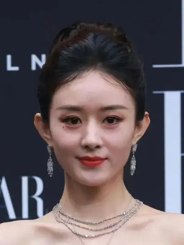 赵丽颖生图曝光，真的太美了！

赵丽颖无美颜滤镜生图，虽然能看出黑眼圈和法令纹，