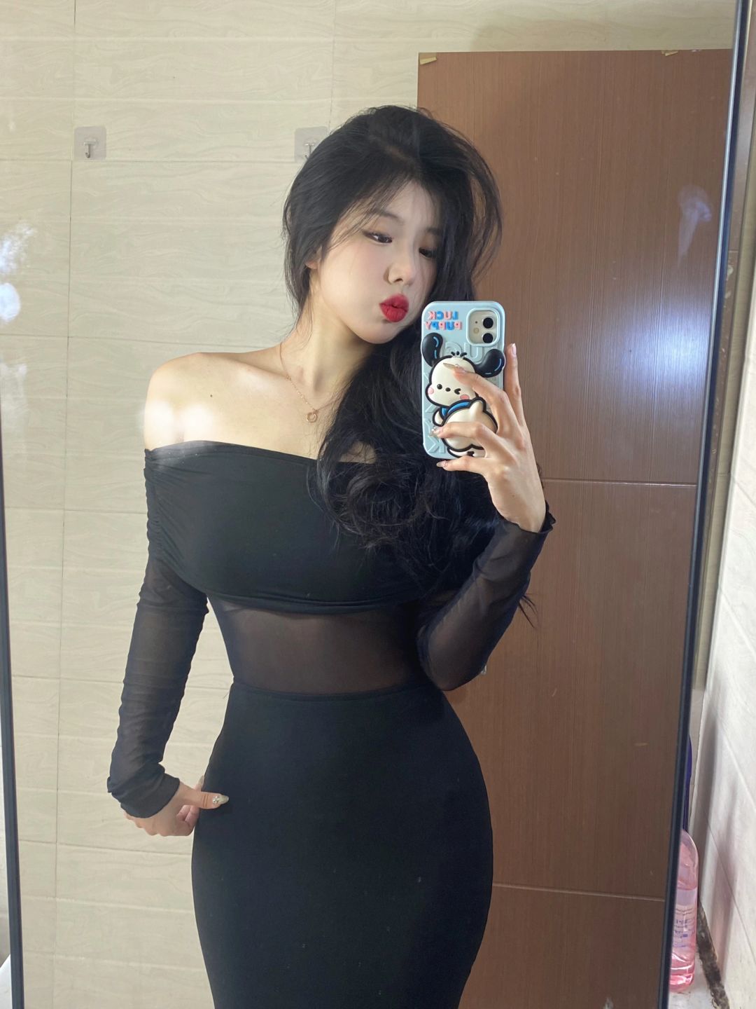 170女大｜小沙漏身材‼️好显身材的一字肩我爱