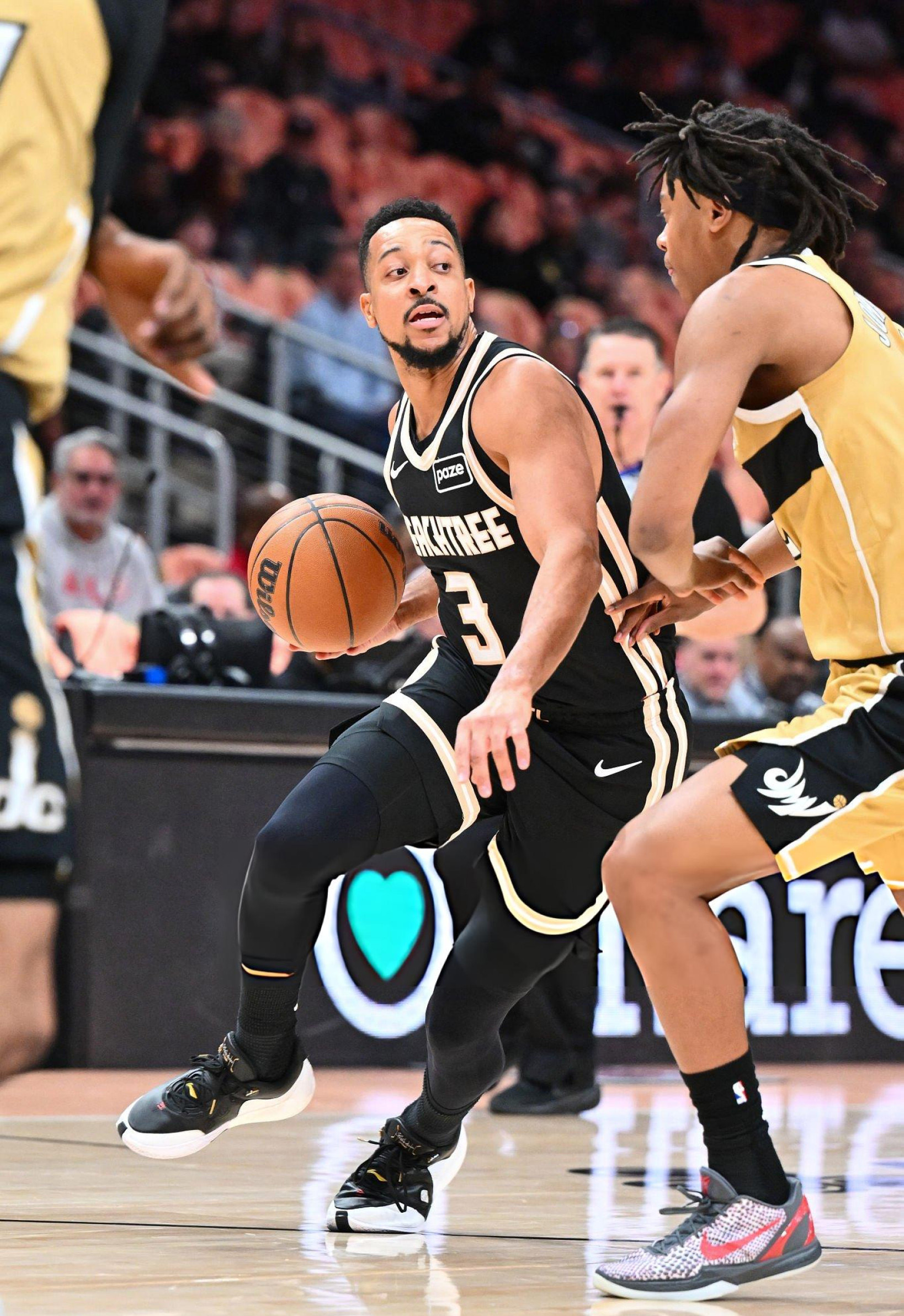 CJ·麦科勒姆 · 李宁 CJ4登场26分钟 19投9中25分 6篮板 3助攻 