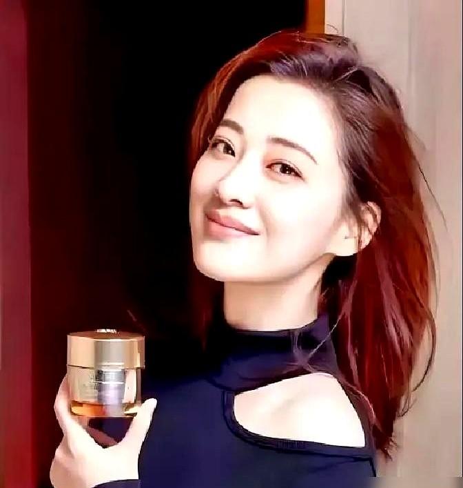 拍《父母爱情》，梅婷拿走300万，郭涛只分到8.8万。34倍的差距，谁才是真傻？