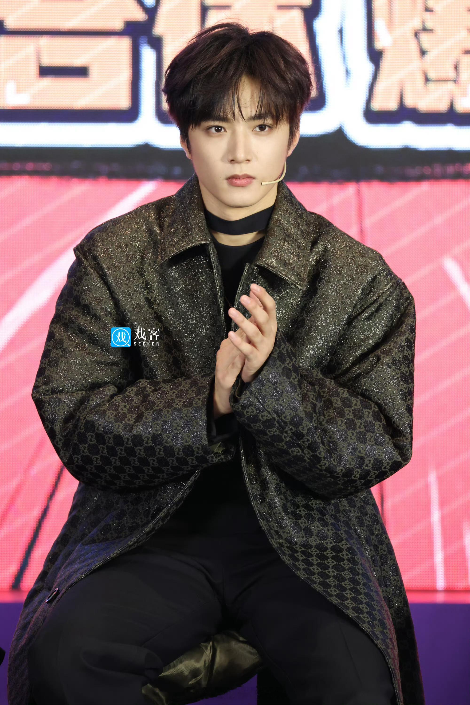 刘耀文宇宙闪烁请注意 发布会生图来啦，弟弟很帅，多参加外务吧