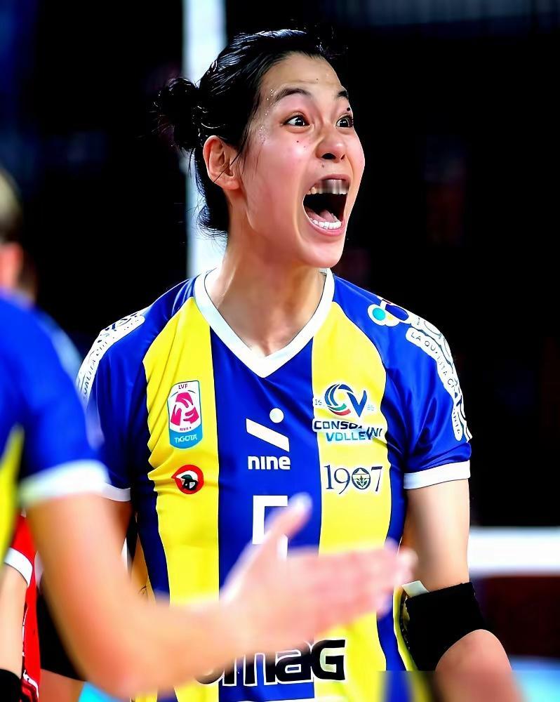 谁能想到：庄宇珊一个人盘活了一支球队！

庄宇珊今年 20 岁，在加盟意甲圣乔瓦