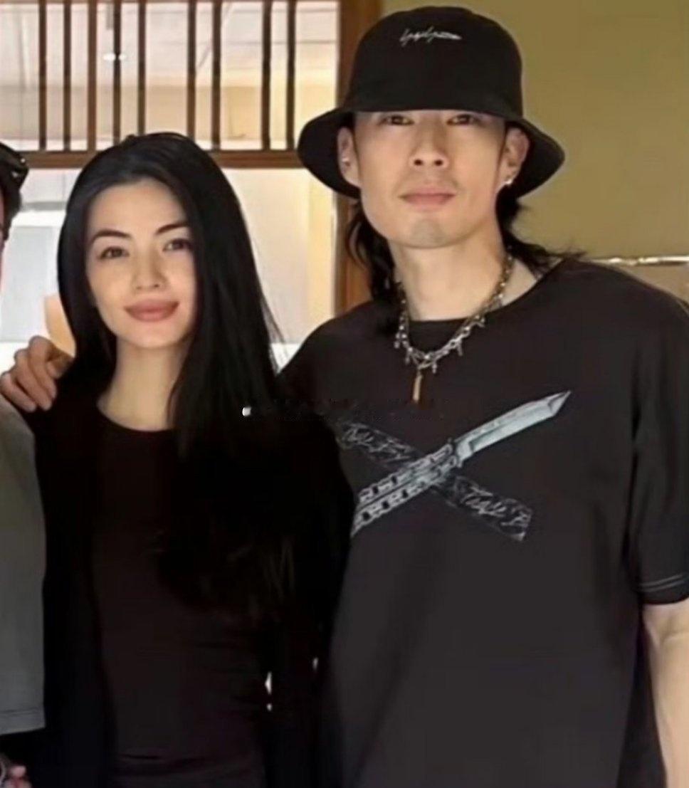 夫妻相也是一种缘分的表现！易学之中，远缘可解情伤，！这位女性收锋芒，懂退让，方能