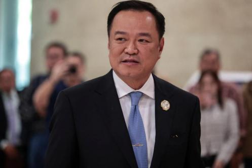 阿努廷内阁名单公布，其中最重要的莫过于国防部长一职
 
之前传言是巴育担任。万万