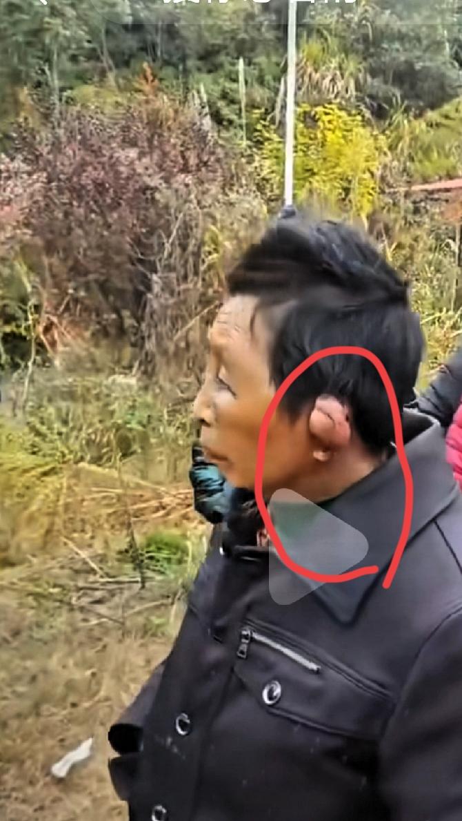 泪目了！
看到这几组图片瞬间让我眼泪在眼里打转！天下竟然有如此歹毒的男人！
湖南