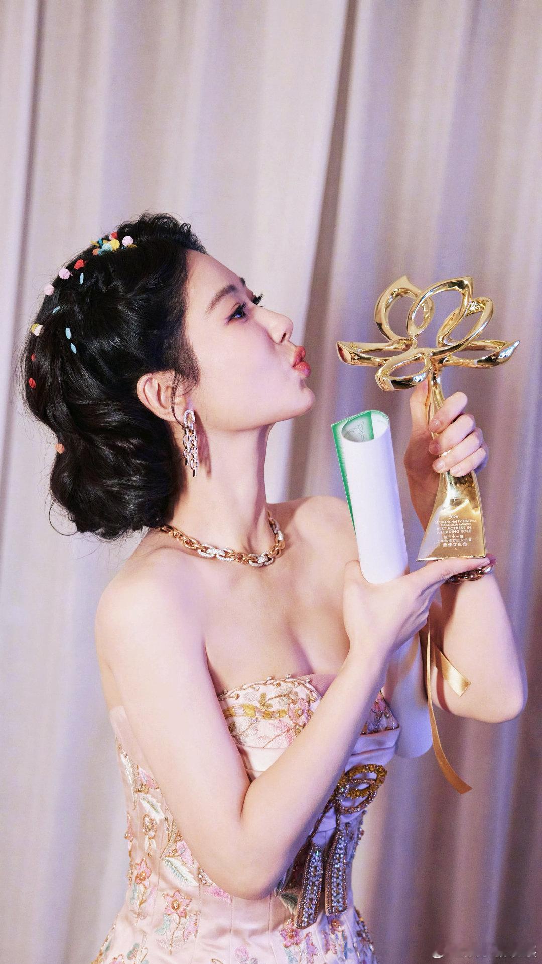 杨紫杨紫 若你落泪泪入祖海杨紫若你落泪泪入祖海 祖海总监给点赞的杨紫“If yo