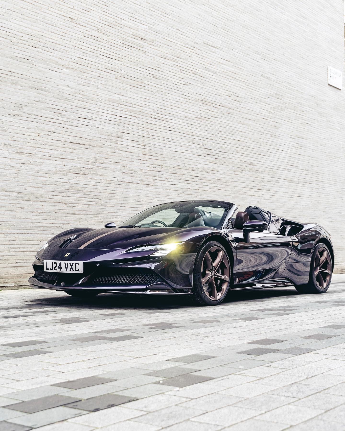 伦敦  SF90 Spider Tailor-Made ‘Viola JC’ ​