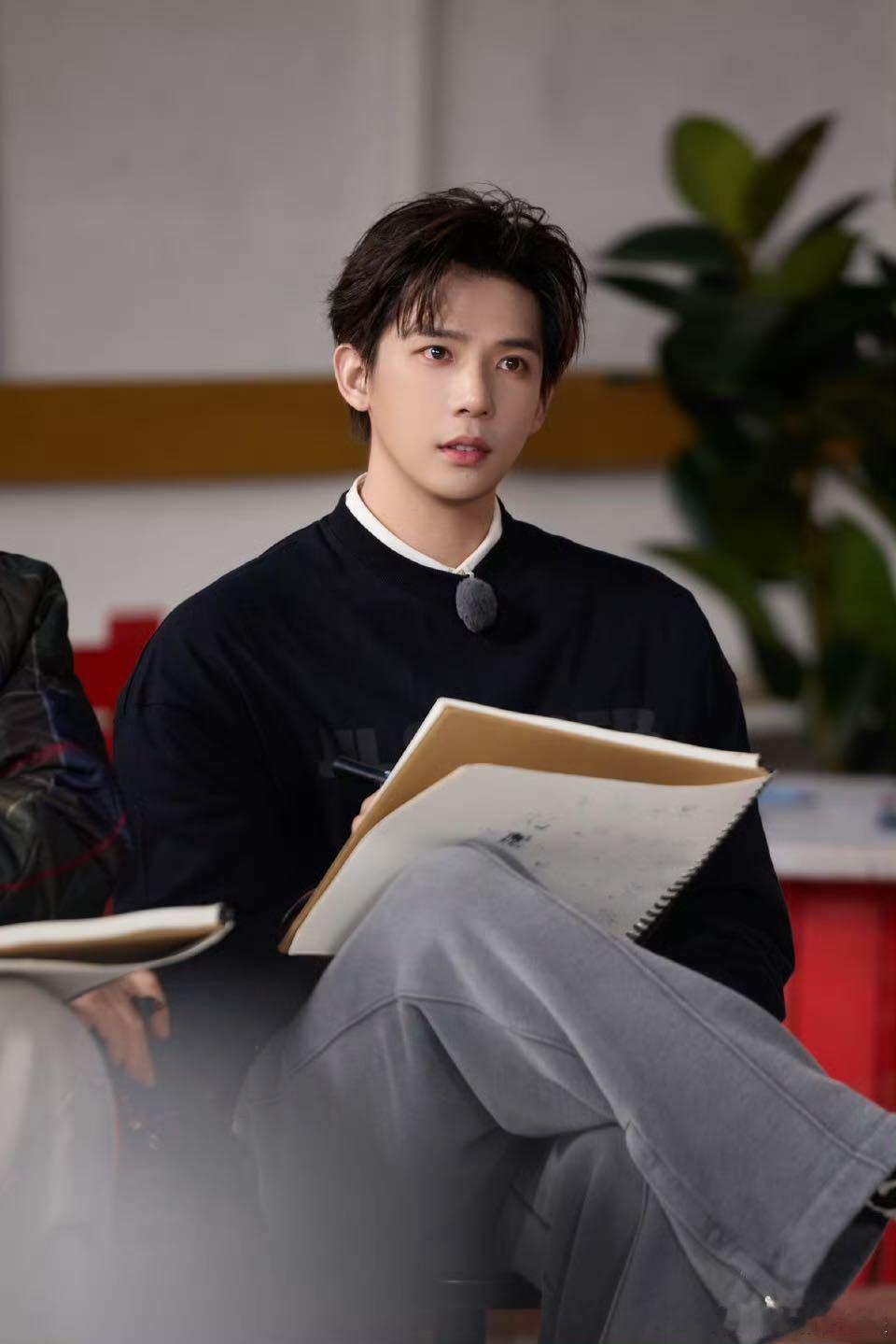 永远为王安宇的生命力喝彩 王安宇跳伞真的太绝了！4200米高空，恐惧爬上心头，可