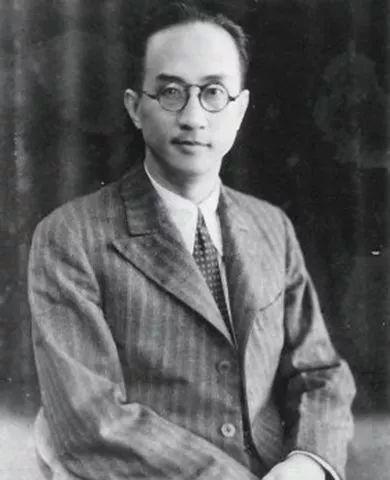 “他85岁才‘上线’办广播，开播不念稿子念菜谱——邹韬奋：中国最暖‘声音炊事员’