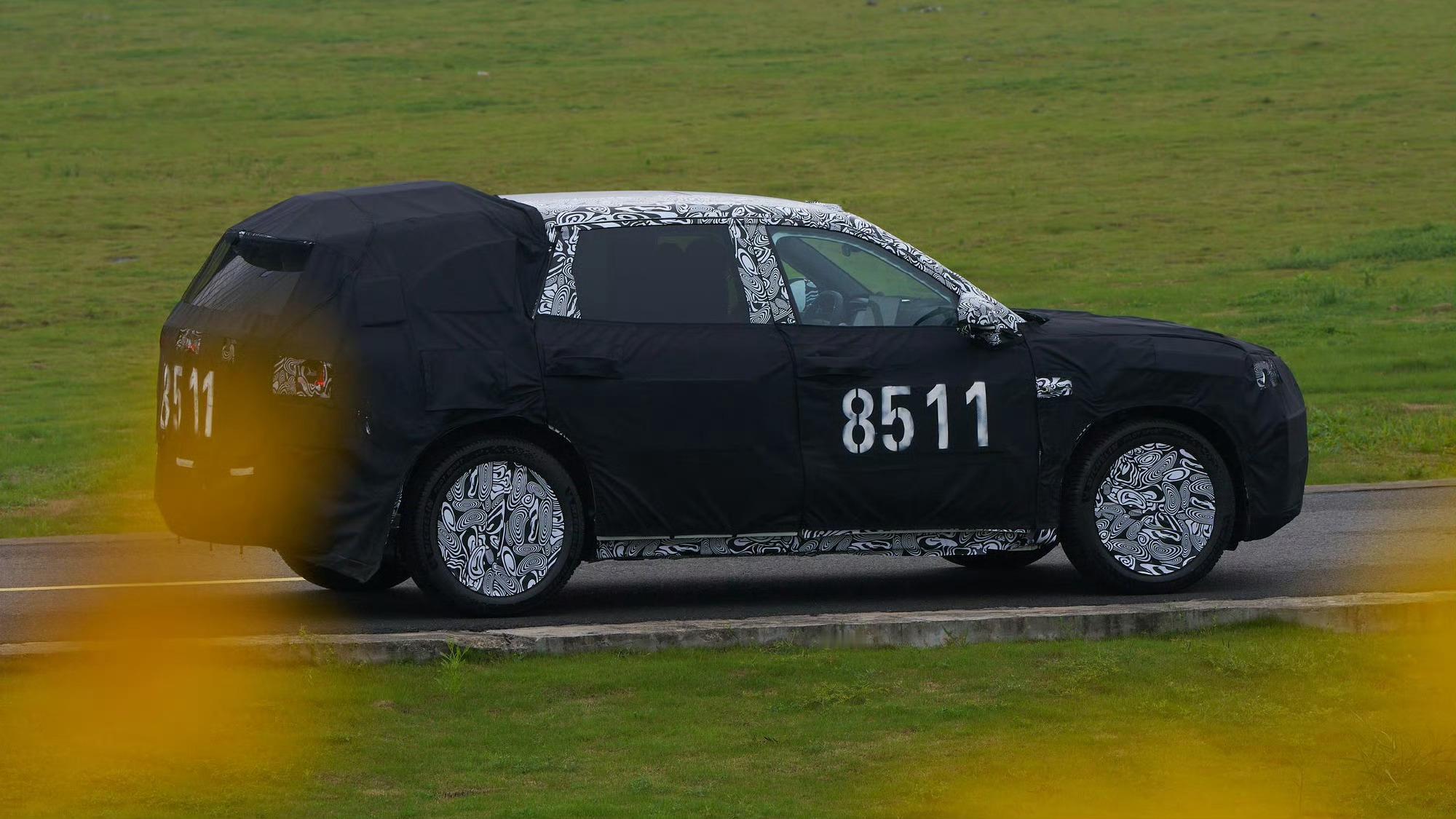 极氪8X最新谍照我记得在今年上半年5月份的时候极氪官方就表示在第四季度极氪8X将