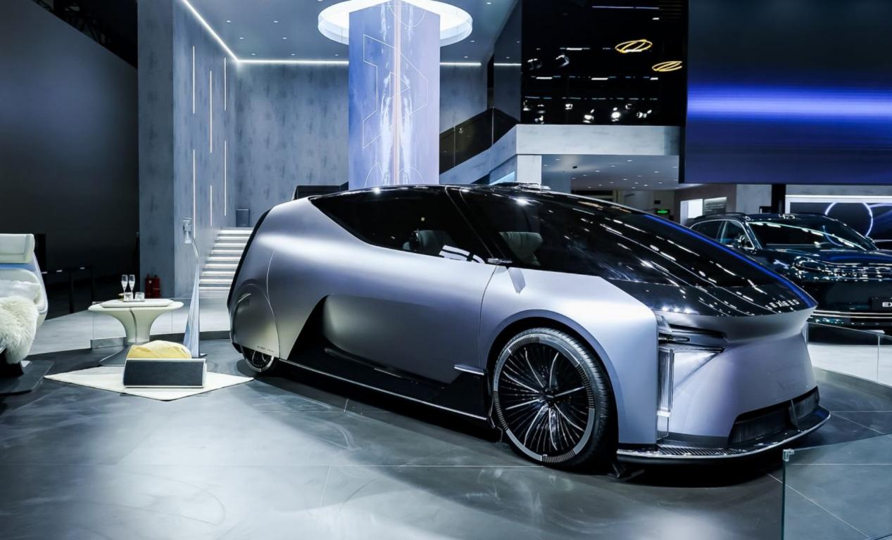 星途把车开进勒芒，中国品牌开始用赛道回答“什么是真性能”吗？
 
星途在北京车展