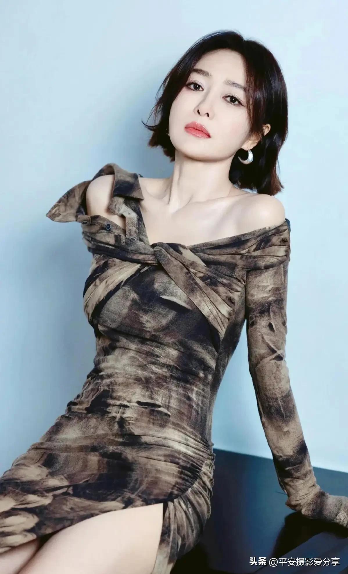 秦岚碎花裙应该怎么穿才更高级好看? 女性怎样防走光