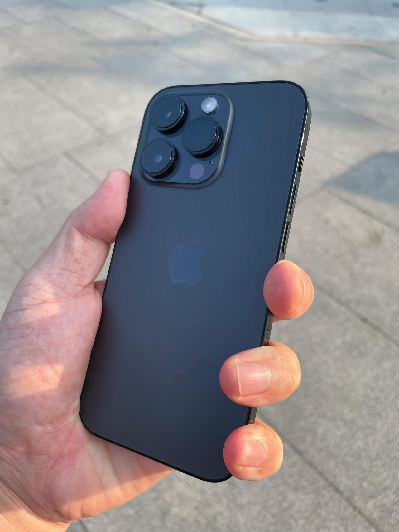 iPhone 14 Pro用户还有必要换iPhone 15 Pro吗？[偷笑]
