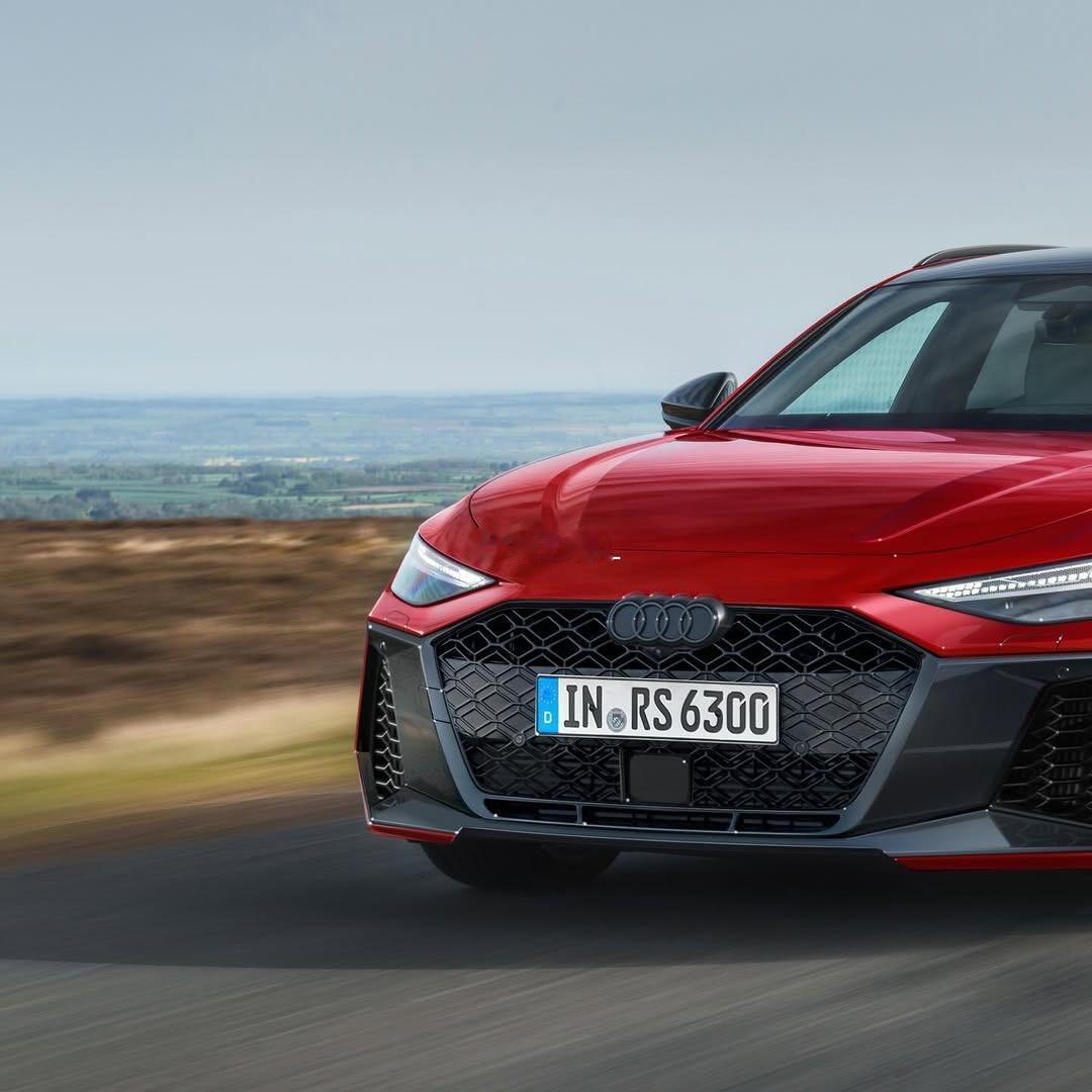 静待2.5吨的 RS6 V8混合动力车rs6