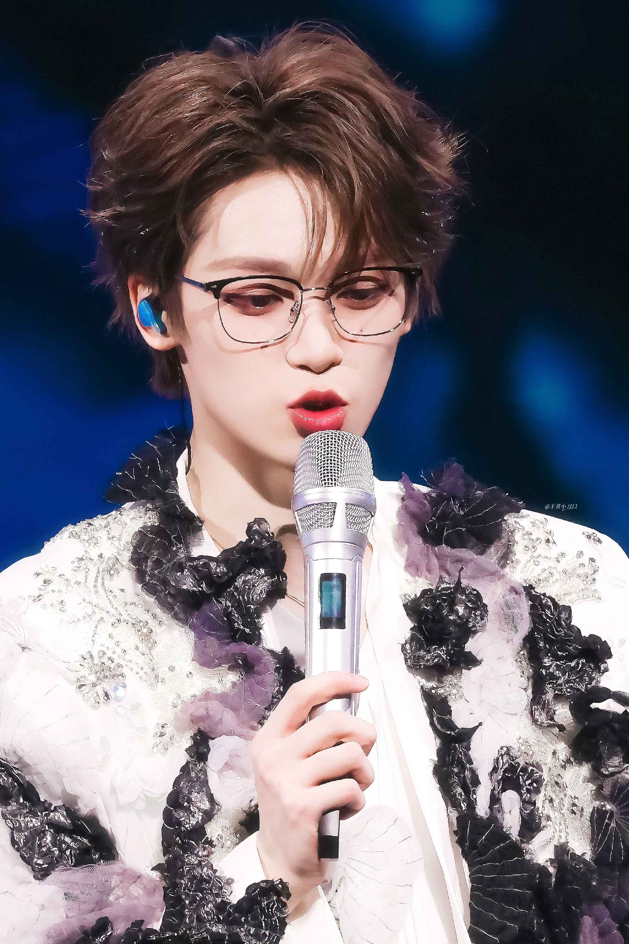 梓渝极速小鱼 “恰似星星枕着云海 橙色的黄昏衬托仲夏的心动 你永远是首选  ”