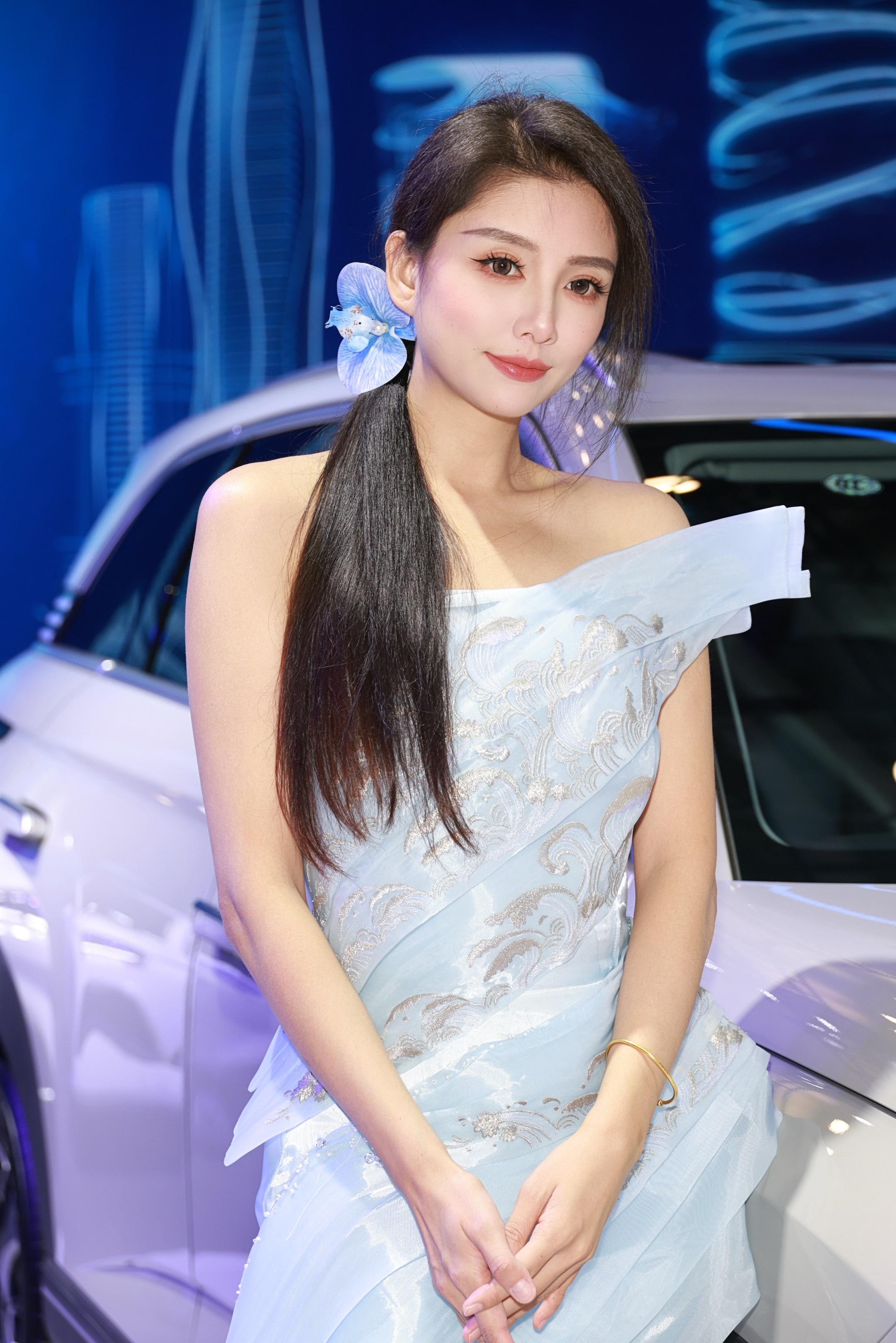 清纯女神 车展现场 挡不住的颜值 车展车模
