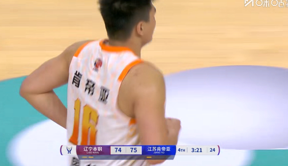 江苏队今年确实有想法。。。。。防守有点东西。cba俱乐部杯